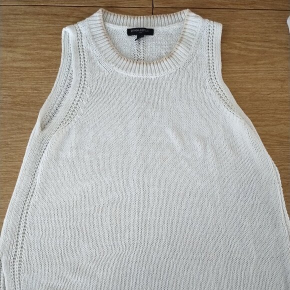 Banana Republic Sweater Vest - Picture 1 of 2